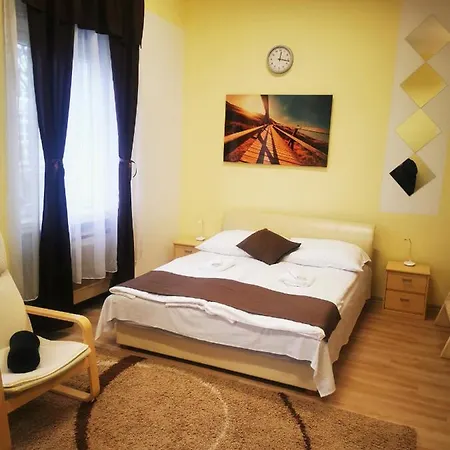 Daire Baross-hat Apartmanhaz *