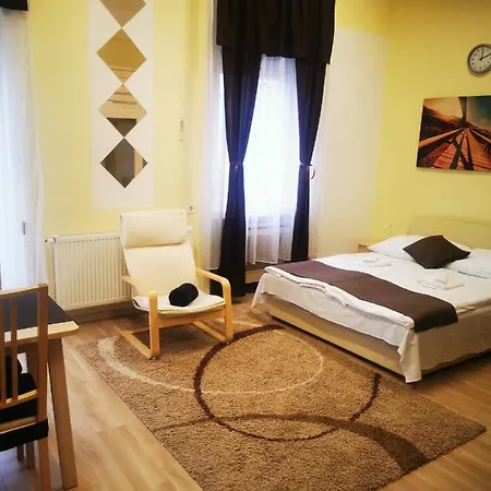 Baross-hat Apartmanhaz Solnok