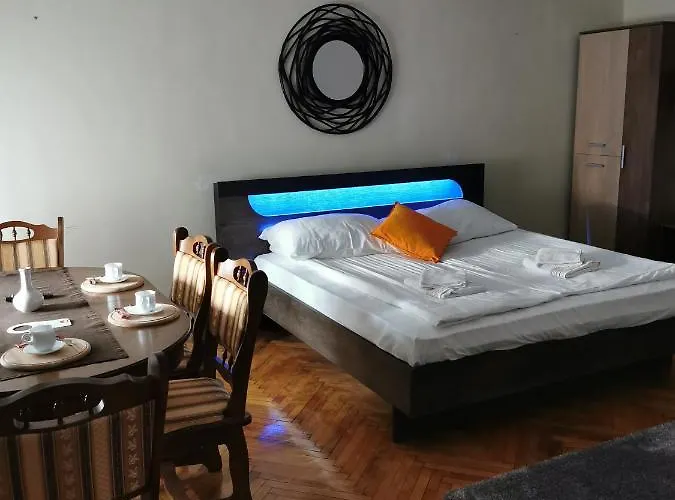 Baross-hat Apartmanhaz Apartment